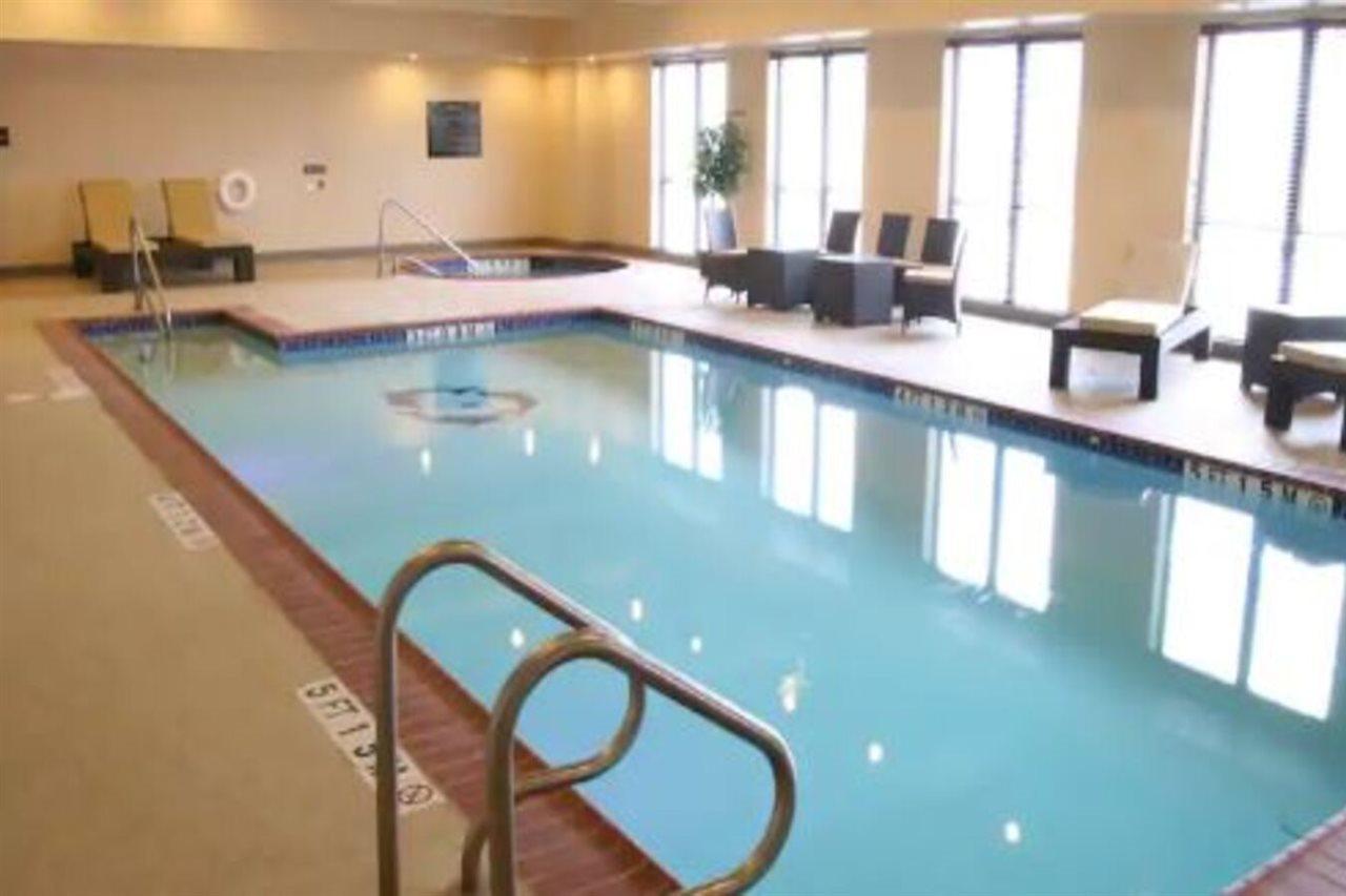 Hampton Inn & Suites בסטרופ מראה חיצוני תמונה