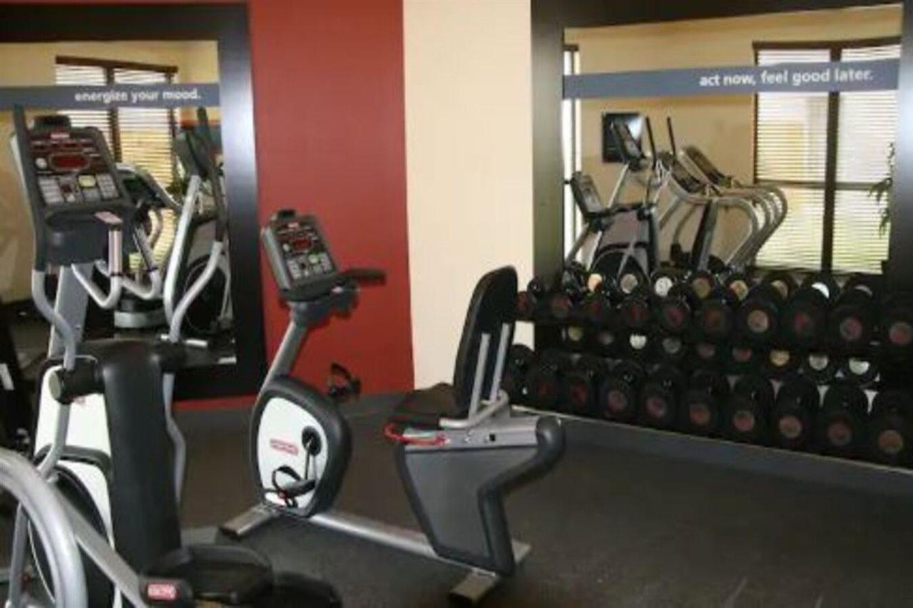 Hampton Inn & Suites בסטרופ מראה חיצוני תמונה