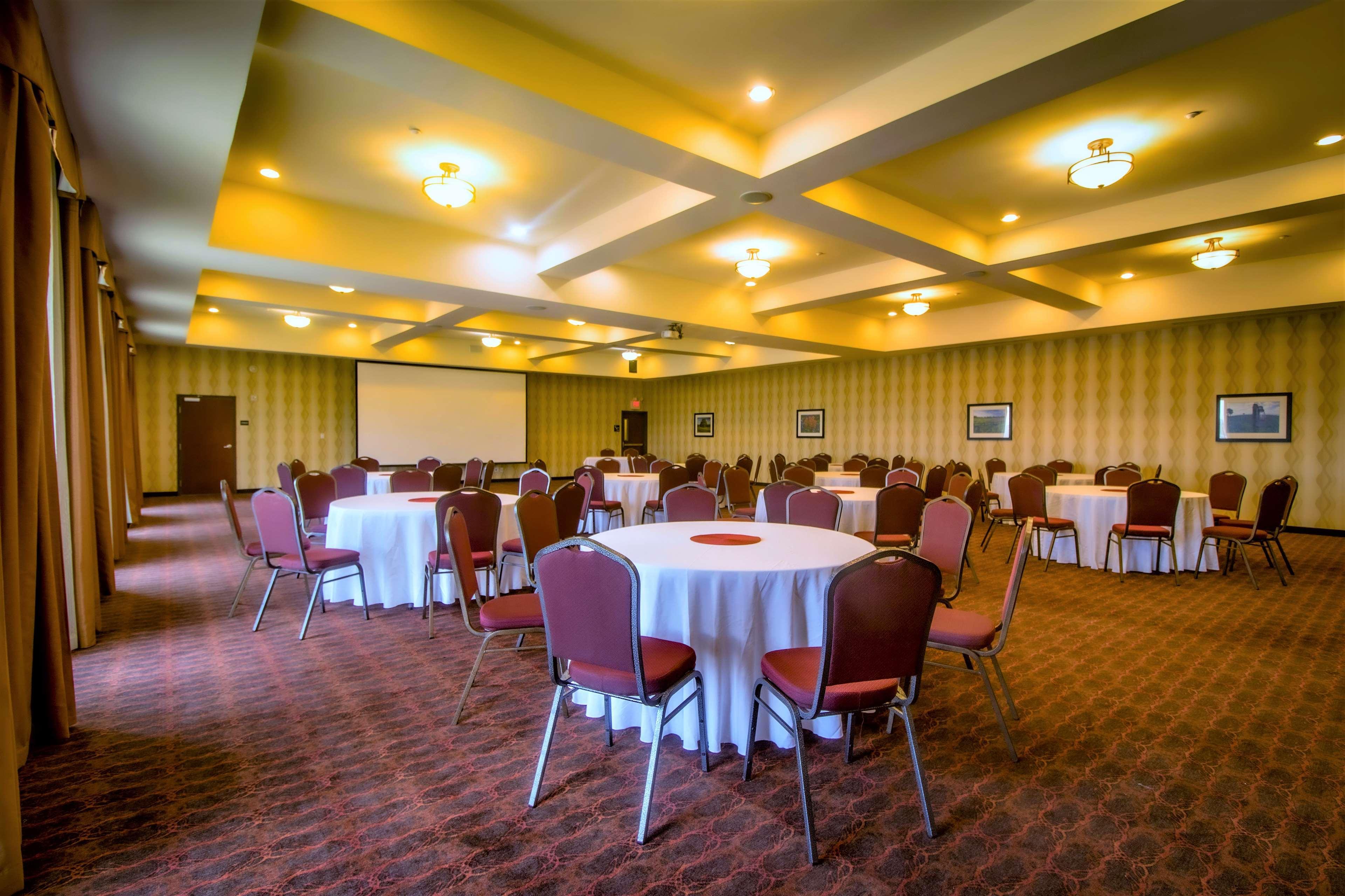 Hampton Inn & Suites בסטרופ מראה חיצוני תמונה
