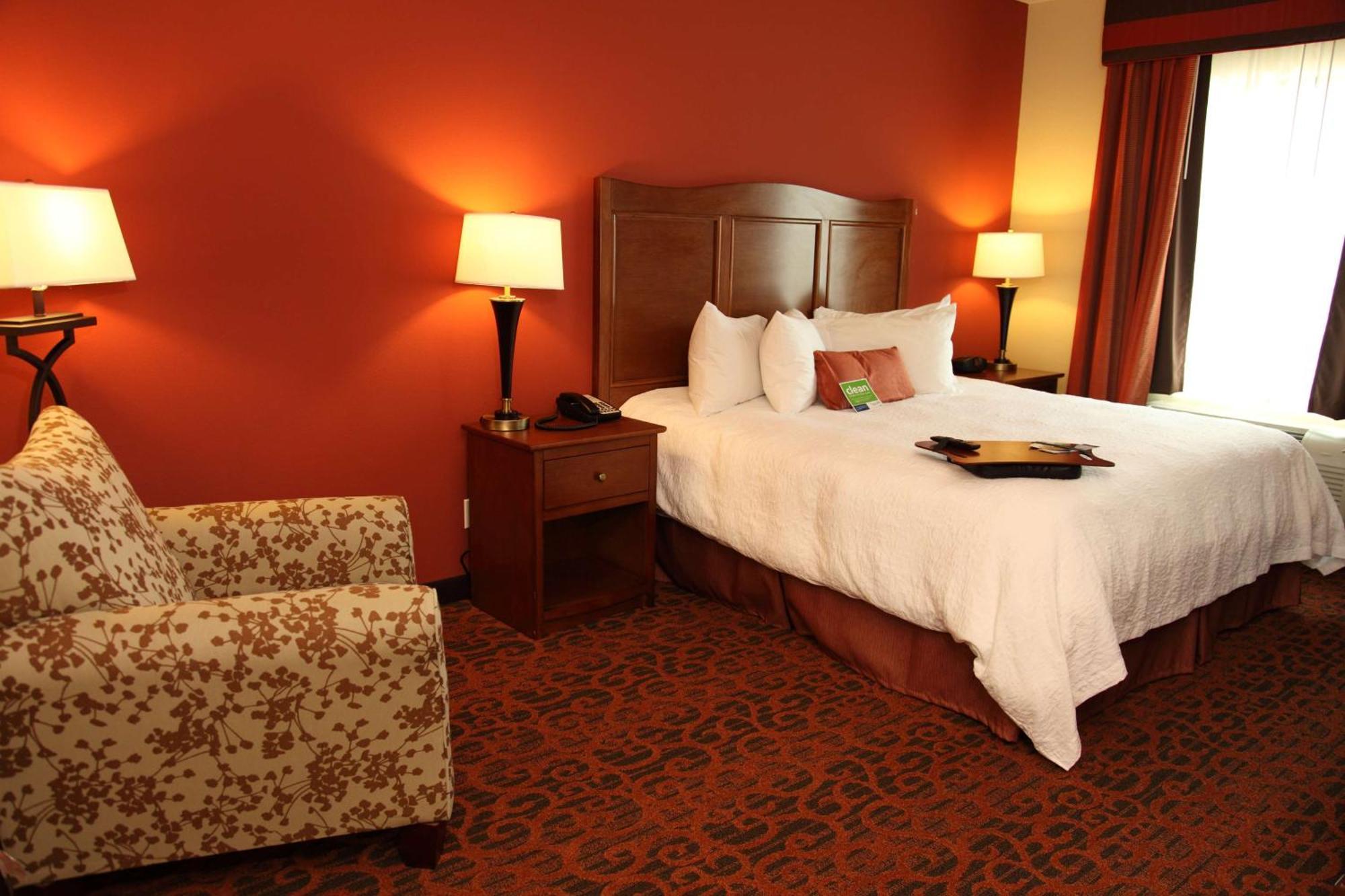 Hampton Inn & Suites בסטרופ מראה חיצוני תמונה