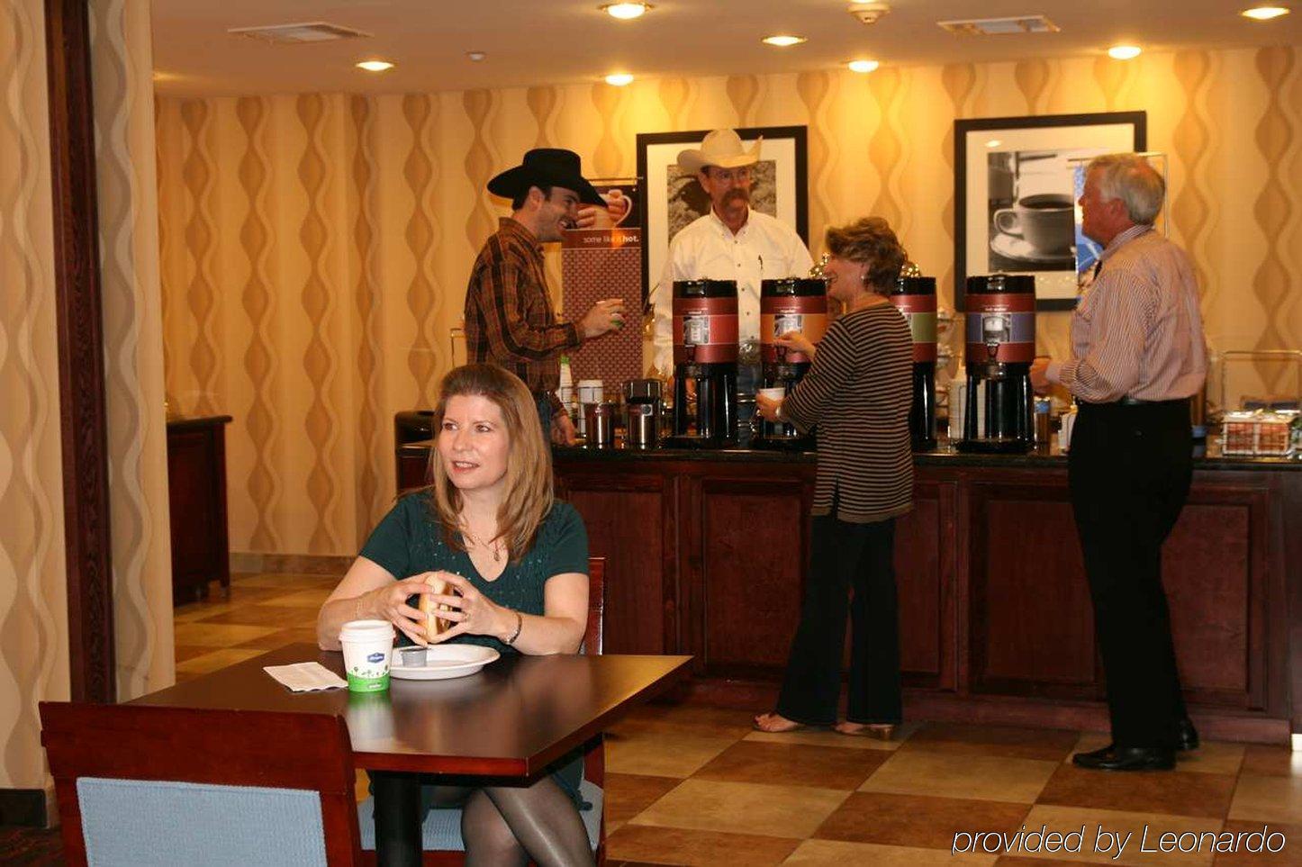 Hampton Inn & Suites בסטרופ מסעדה תמונה
